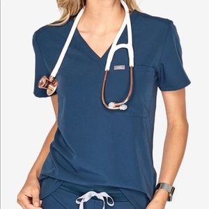 Figs large Catarina one pocket top